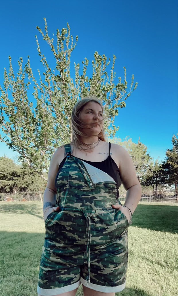 Short overalls