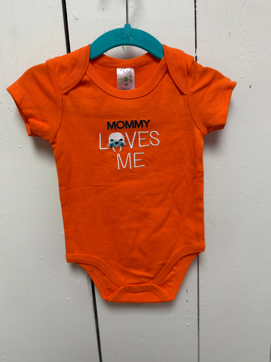 orange mommy loves me