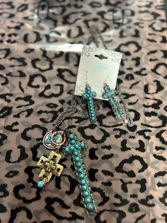 multi pendant necklace set