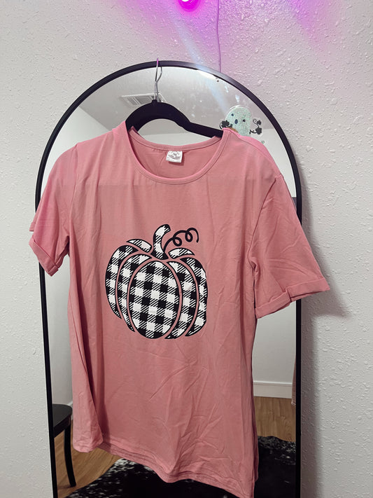 checkered pumpkin tee